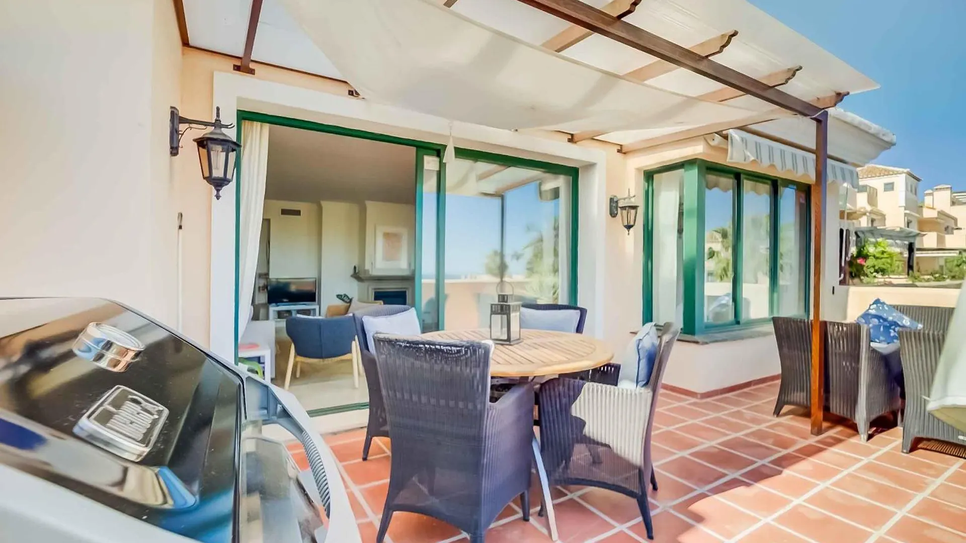 75-Apartment With Views In Elviria, Marbella