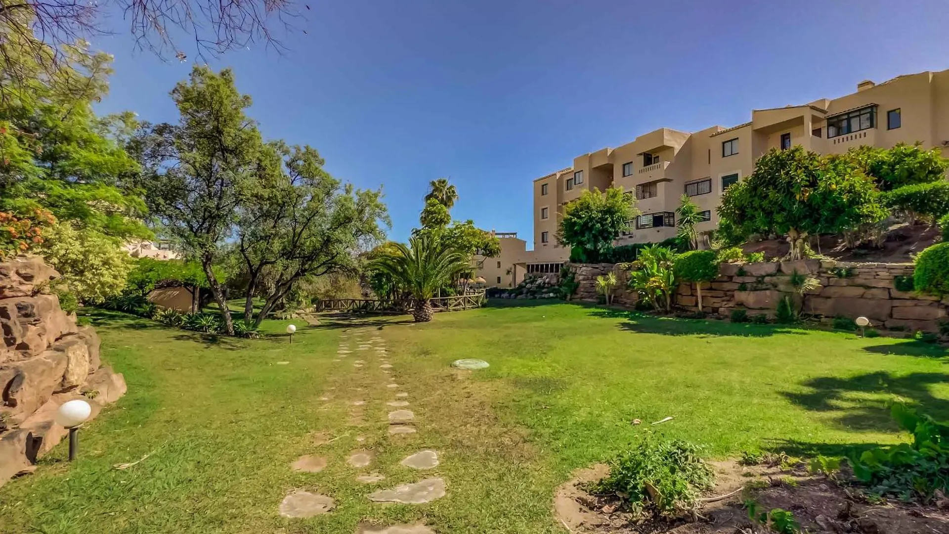 75-Apartment With Views In Elviria, Marbella Apartment