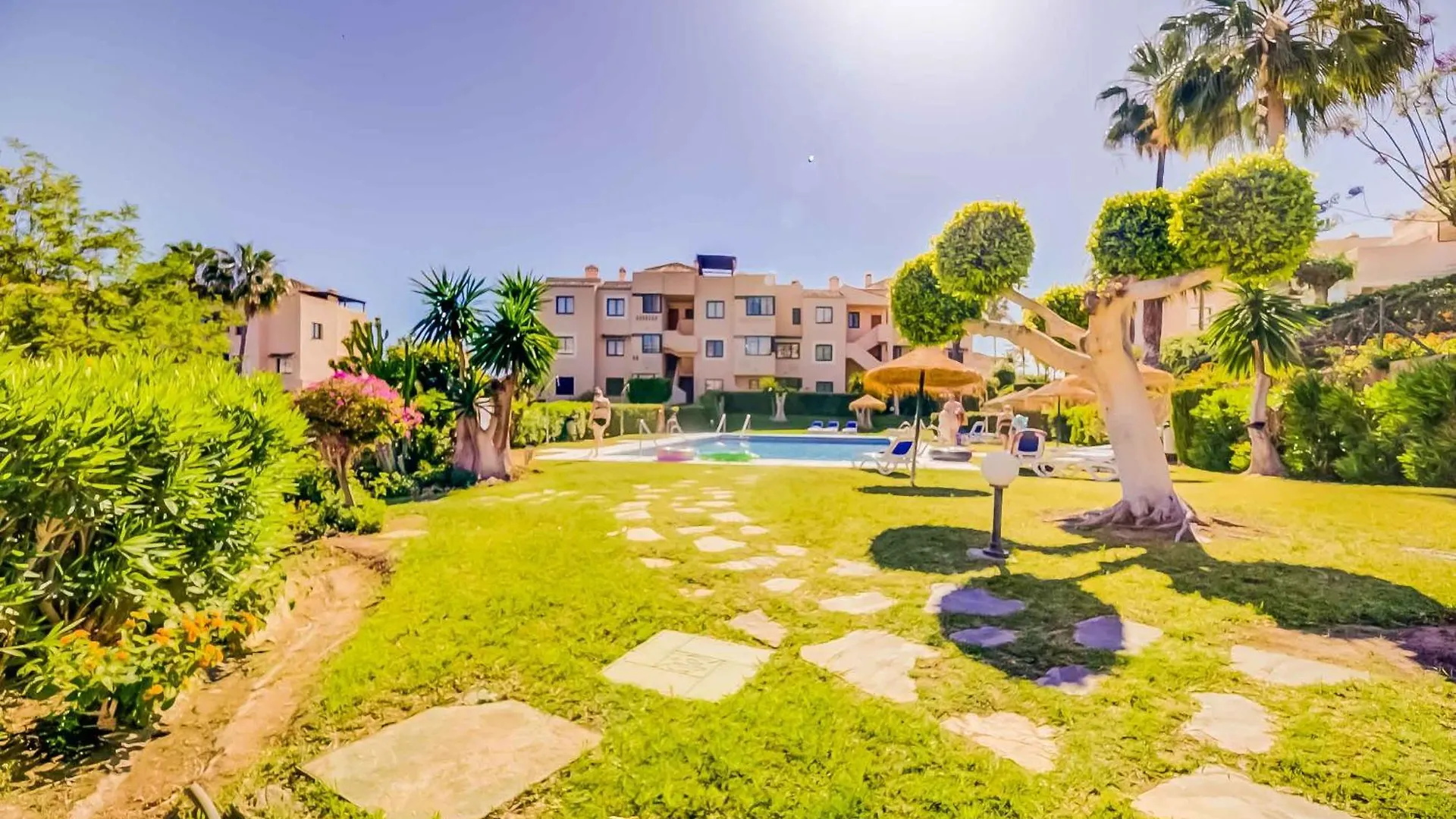 75-Apartment With Views In Elviria, Marbella