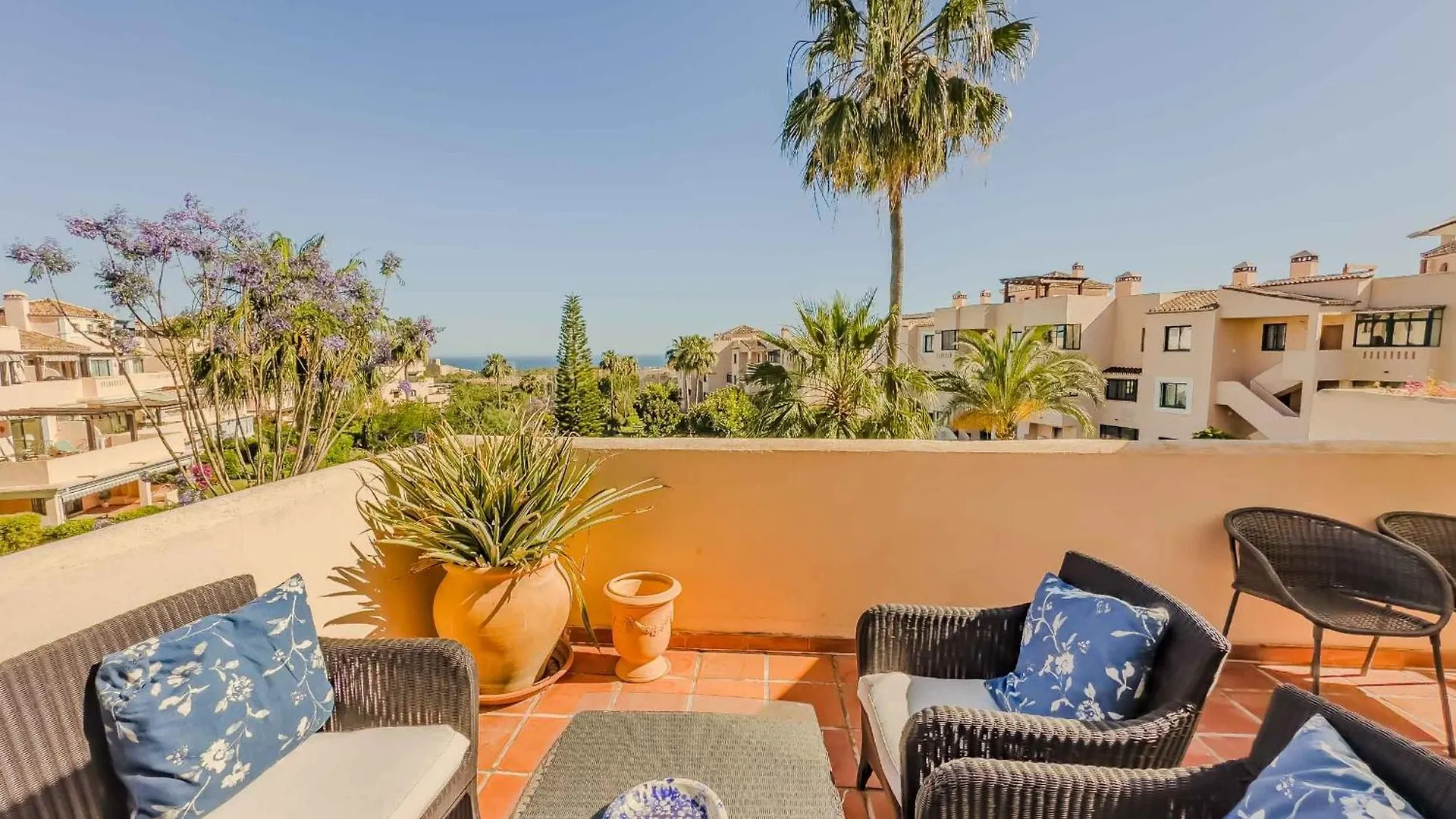 75-Apartment With Views In Elviria, Marbella