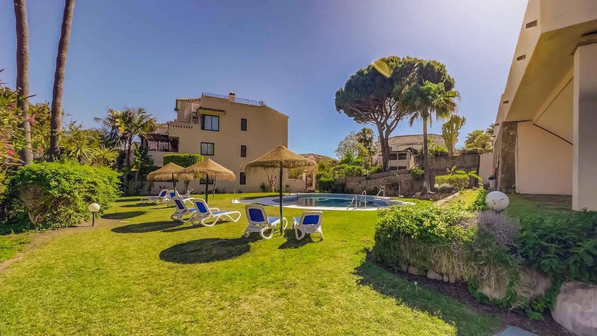 75-Apartment With Views In Elviria, Marbella